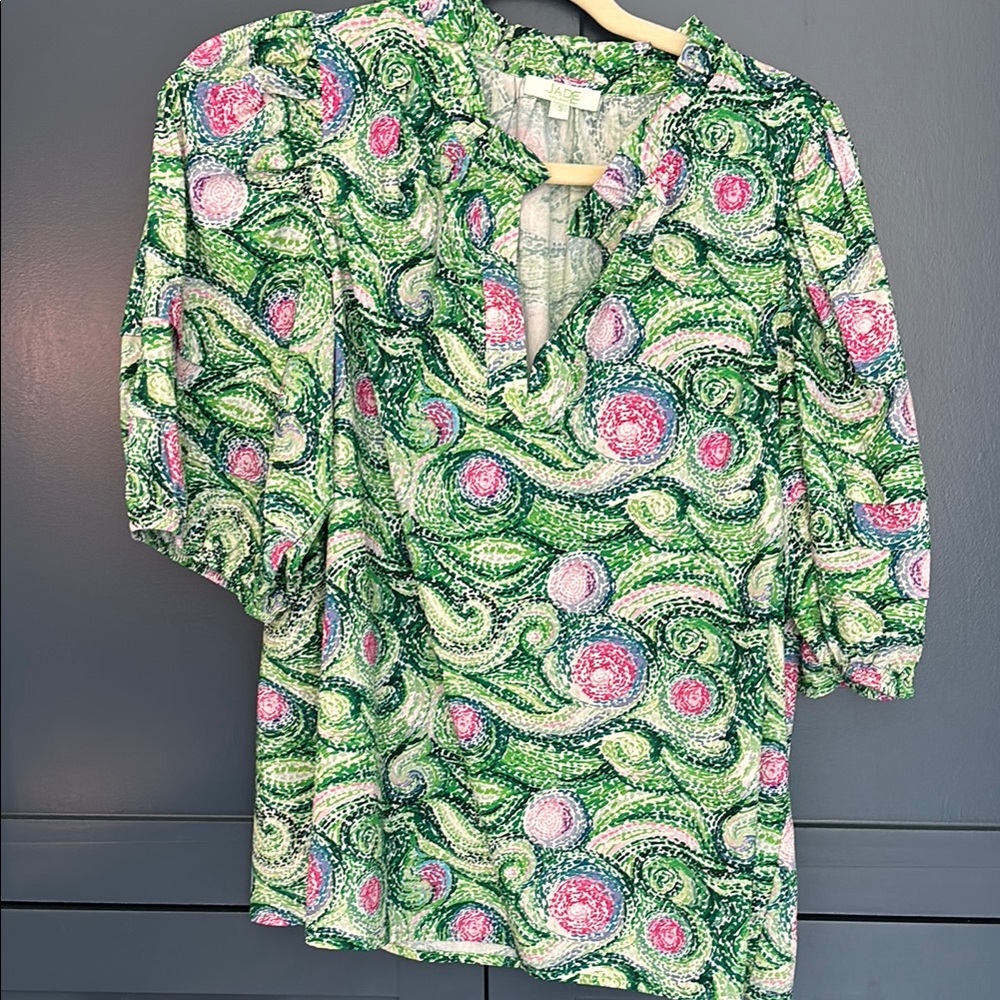 Jade White and Green Ruffled 3/4 Sleeve Blouse